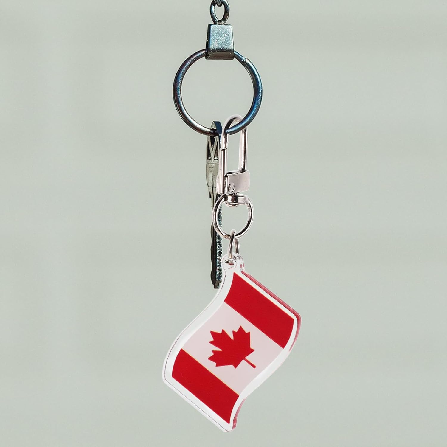 18pcs Canada Flag Keychain Souvenirs for Travelers and Collectors