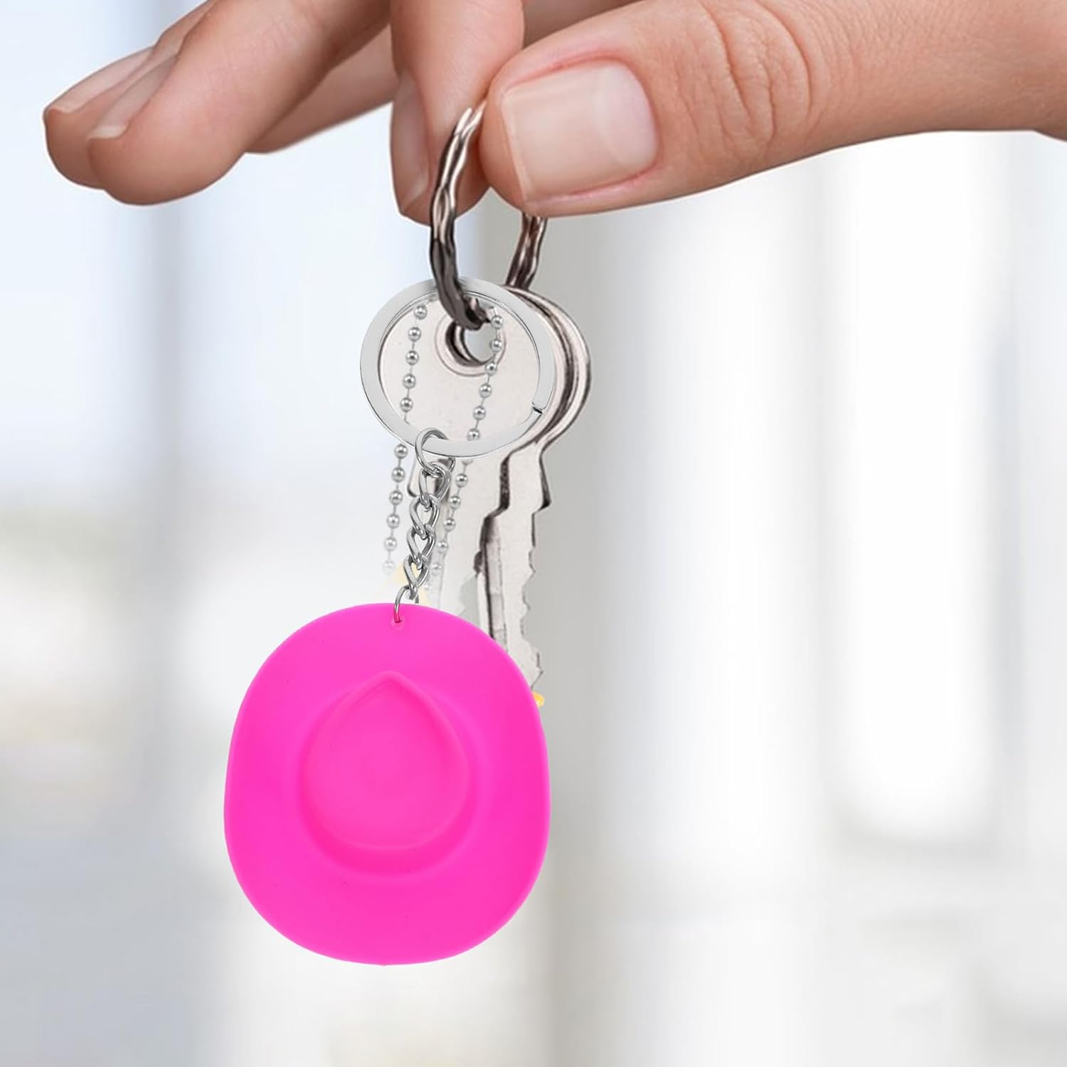LUOZZY Retro Cowboy Hat Keychain Rose Red