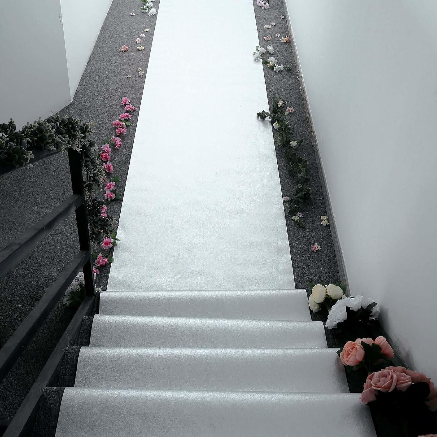 Efavormart 3FT x 50FT Silver Glitter Aisle Runner