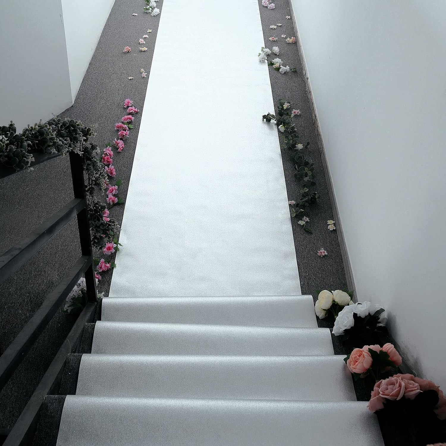 Efavormart 3FT x 50FT Silver Glitter Aisle Runner
